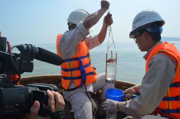 Tổng quan về việc lấy mẫu nước trong quan trắc nước lục địa